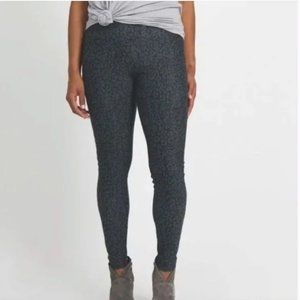 Agnes & Dora Cheetah Leopard Animal Print Black Gray Denim Jegging Legging